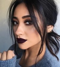 Dark-lipstick-2